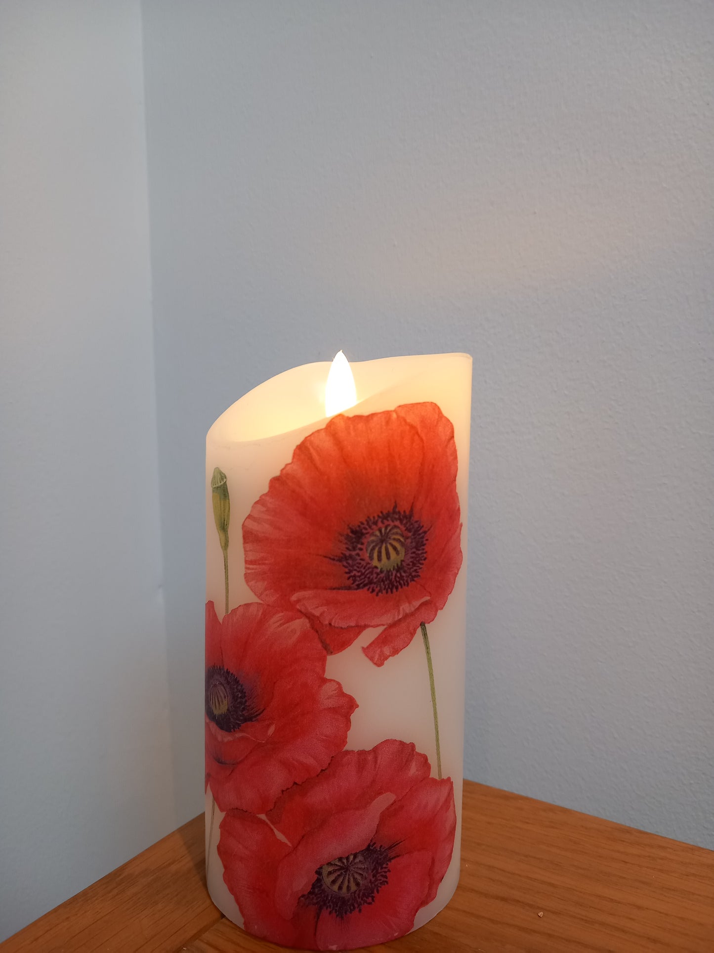 Poppy LED candle